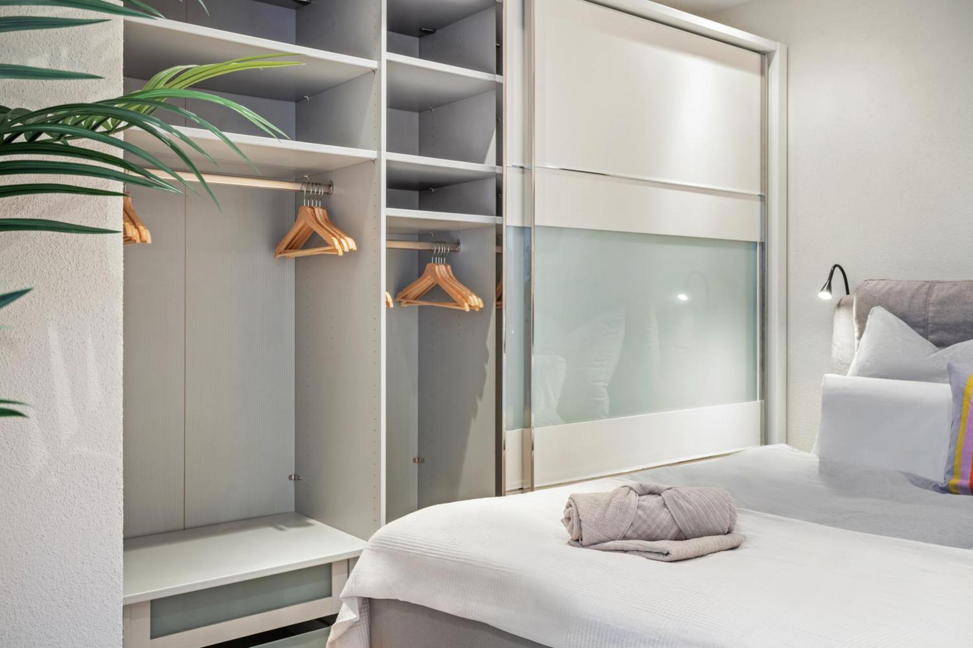 Edler Wohnraum Schwanenteich-Suite Mit Balkon, Kaffeevollautomat, Lift & Parkplatz Zwickau Dış mekan fotoğraf
