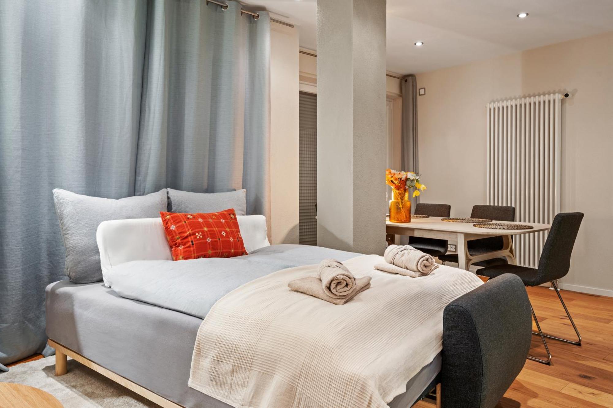 Edler Wohnraum Schwanenteich-Suite Mit Balkon, Kaffeevollautomat, Lift & Parkplatz Zwickau Dış mekan fotoğraf